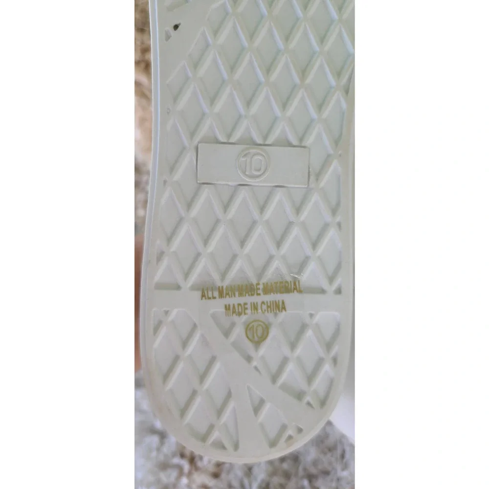 NEW Glister White Platform Floral Embroidered Fashion‎ Slip-On Size 10